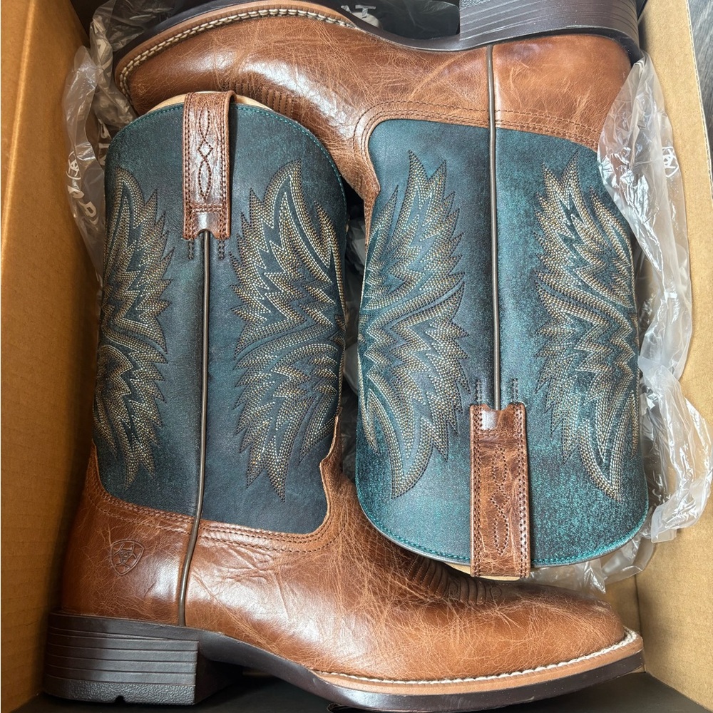 Ariat Men's Brown and Teal Boots